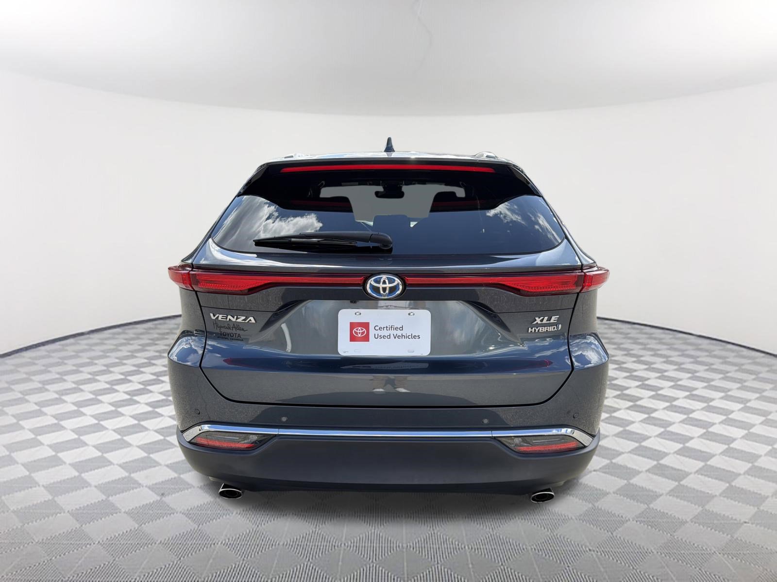 Certified 2021 Toyota Venza XLE w/ Softex Package image 16
