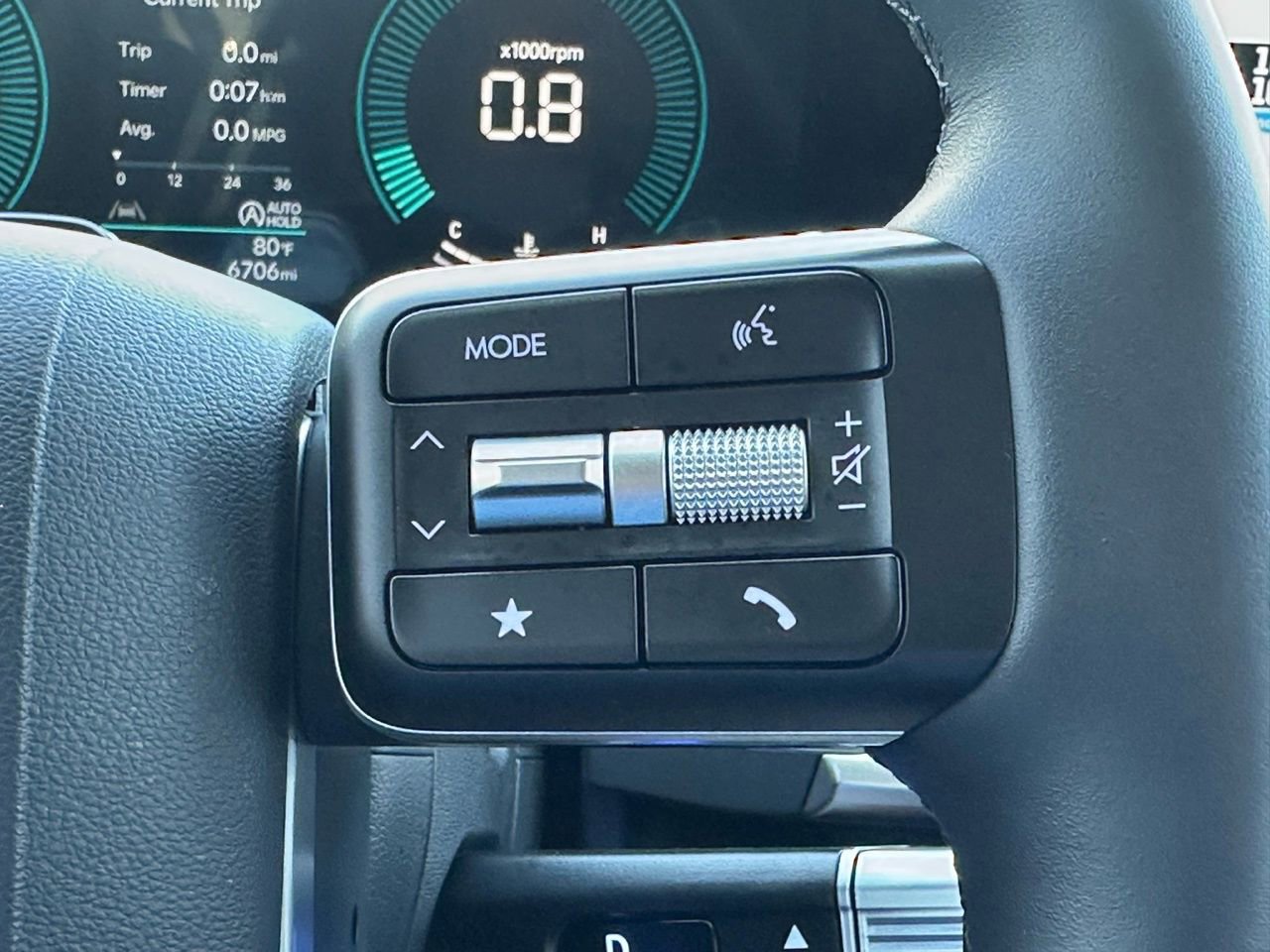 Certified 2025 Hyundai Santa Fe SEL image 31