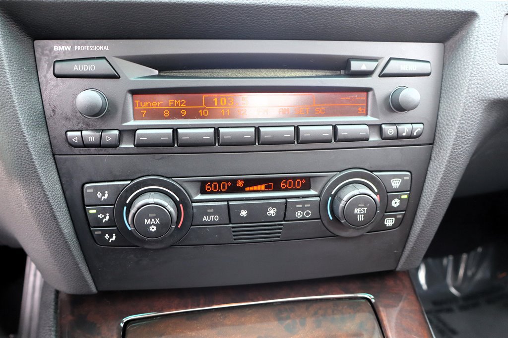 Used 2006 BMW 325i Sedan RWD image 23