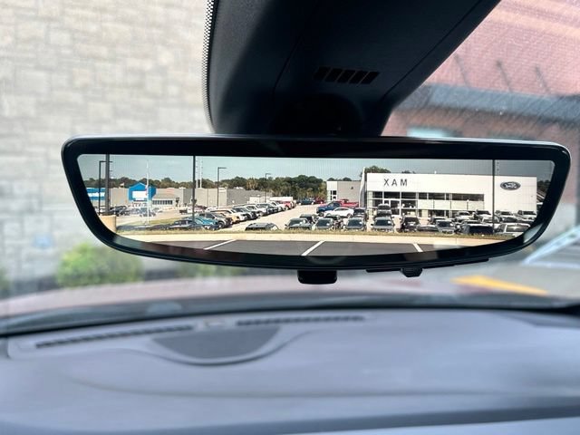 Used 2022 Buick Enclave Premium AWD/4WD image 32