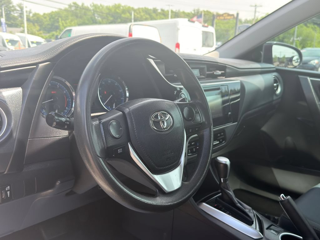 Used 2019 Toyota Corolla LE FWD image 22