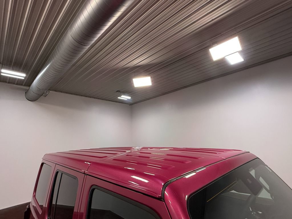 Used 2024 Jeep Wrangler Unlimited Sahara w/ Technology Group AWD/4WD image 45