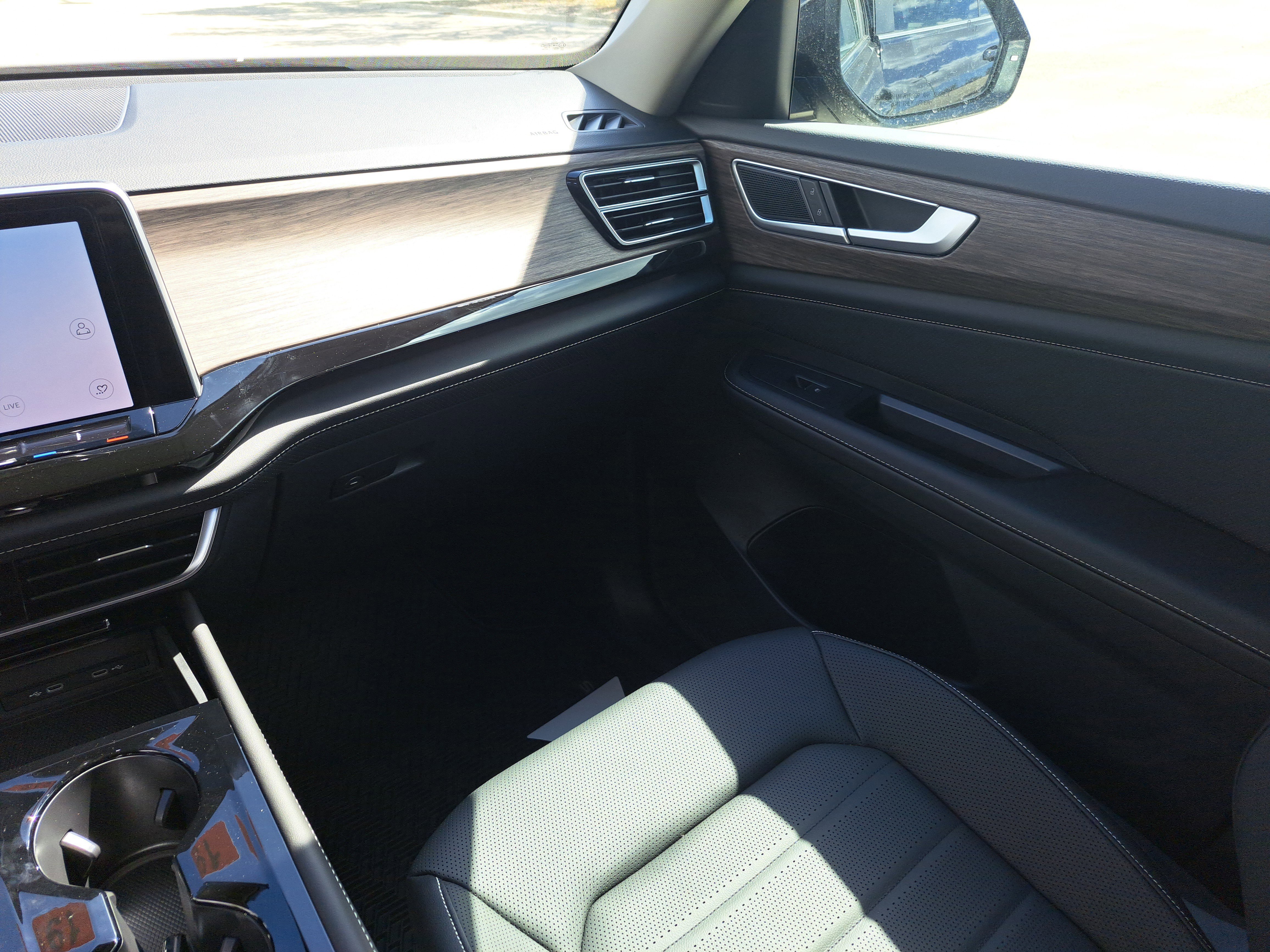 New 2026 Volkswagen Atlas SEL image 4