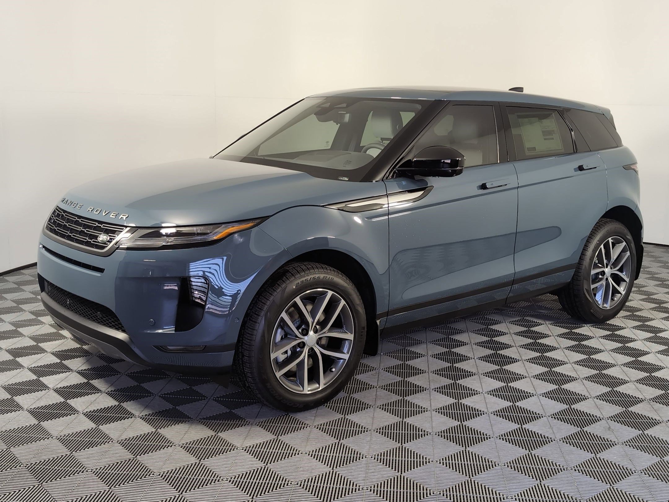 Used 2026 Land Rover Range Rover Evoque S image 1