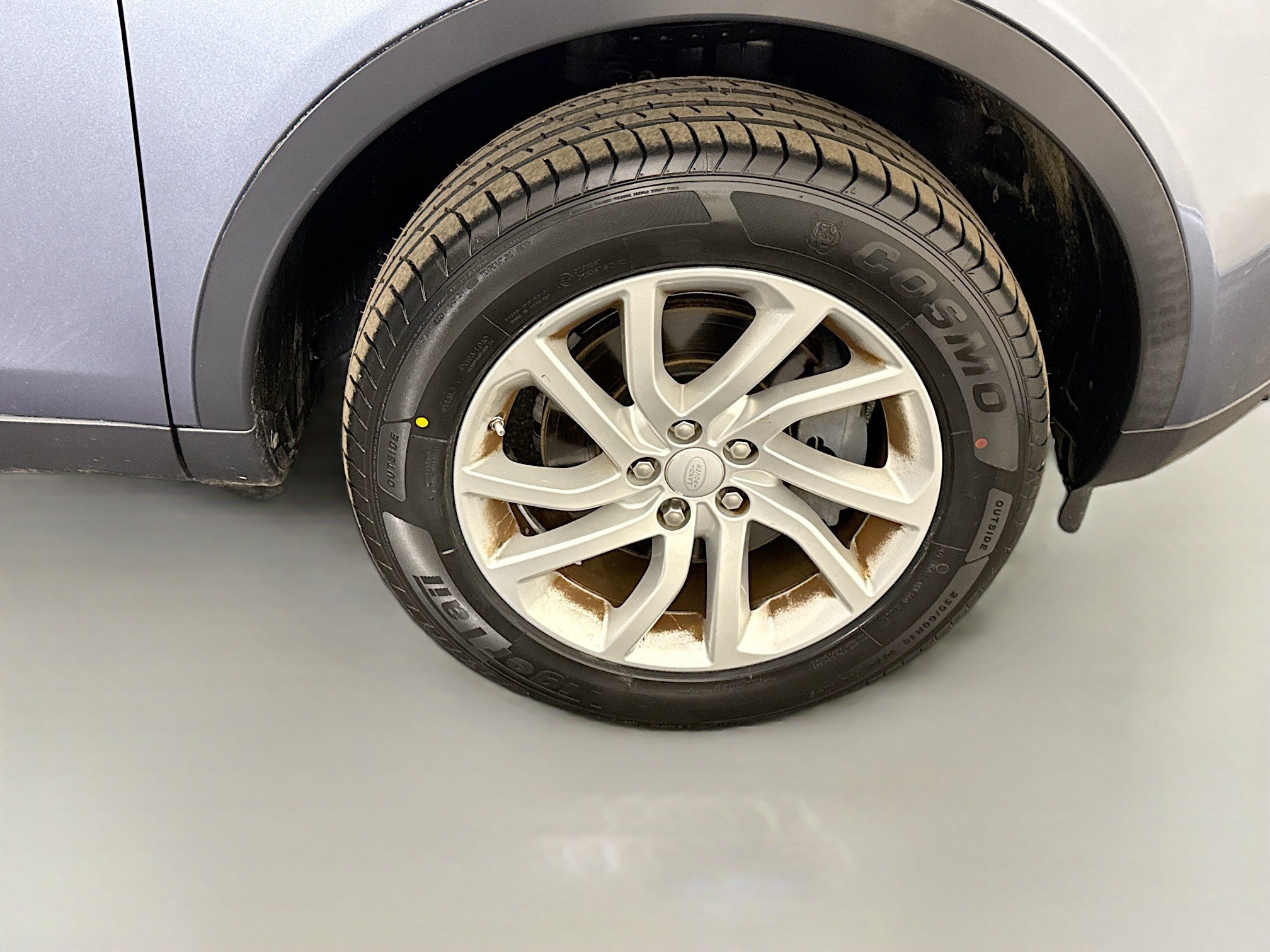 Used 2019 Land Rover Discovery Sport HSE AWD/4WD image 32