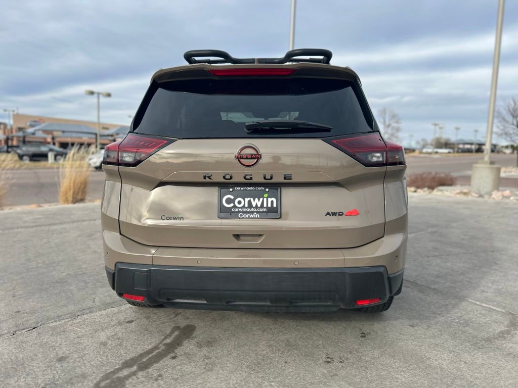 Used 2025 Nissan Rogue SV image 8