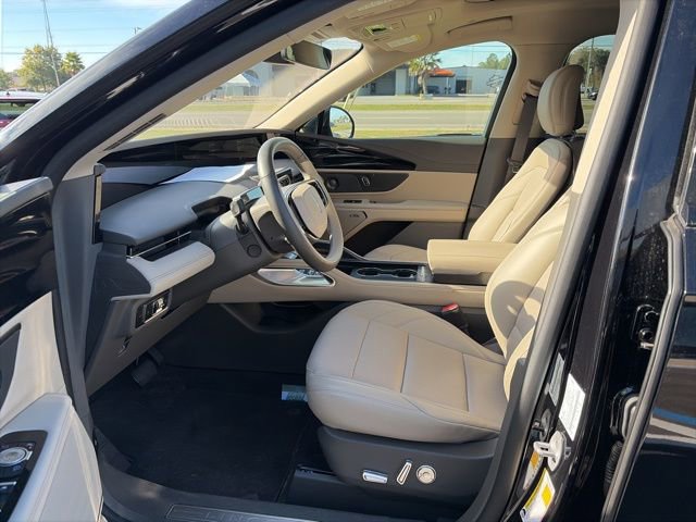 Used 2025 Lincoln Nautilus Premier w/ Equipment Group 102A image 9