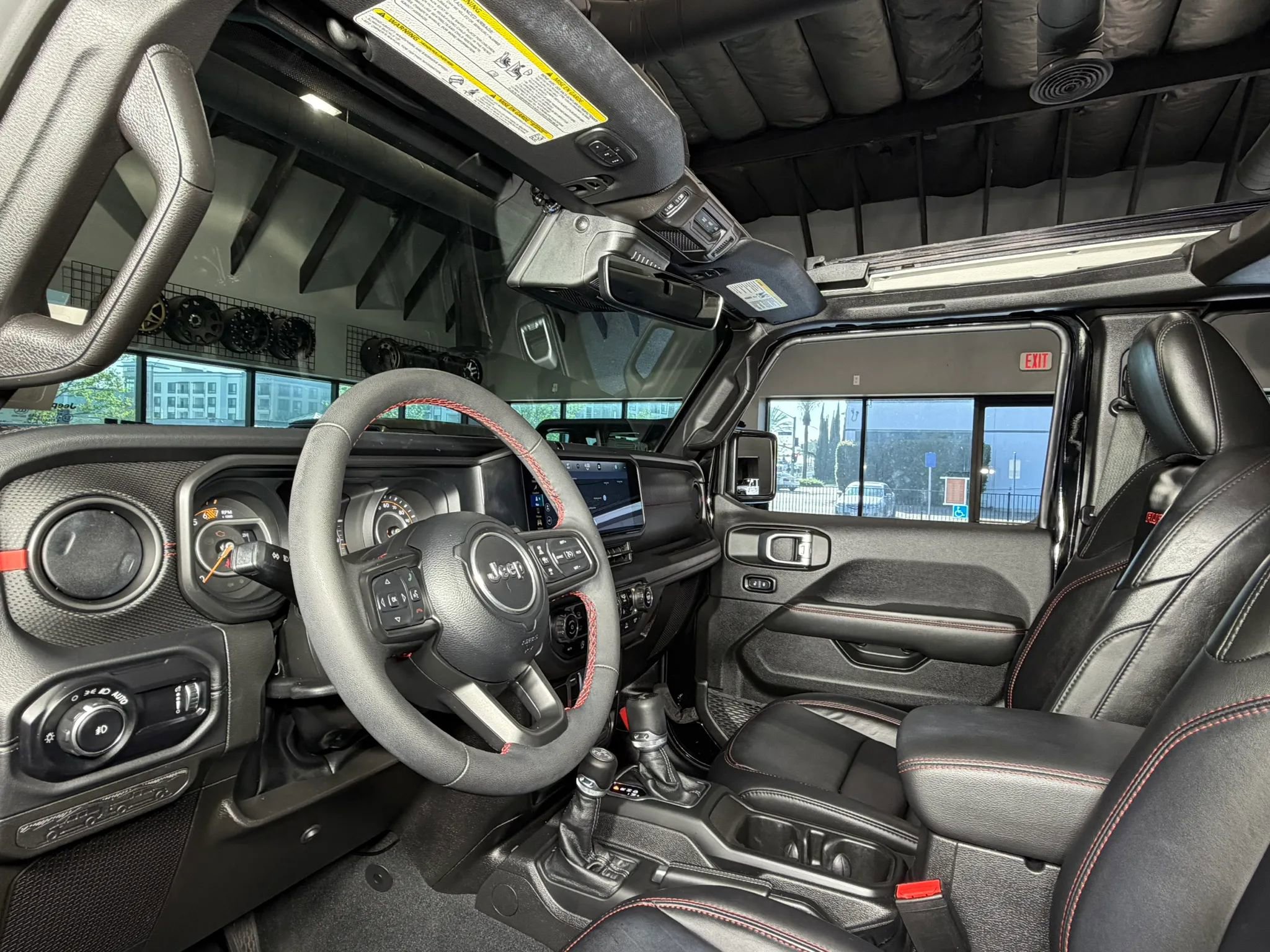 Used 2024 Jeep Wrangler Unlimited Rubicon image 23