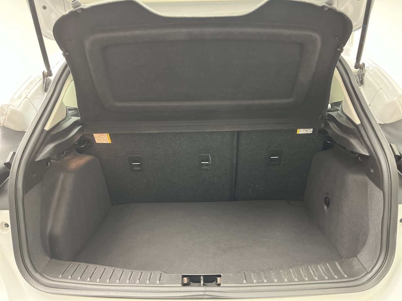 Used 2018 Ford Focus SE FWD image 21