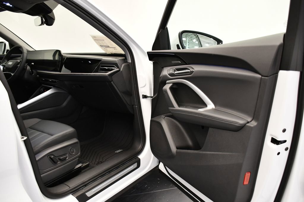 Certified 2025 Audi Q5 2.0T Premium Plus w/ Premium Plus image 46