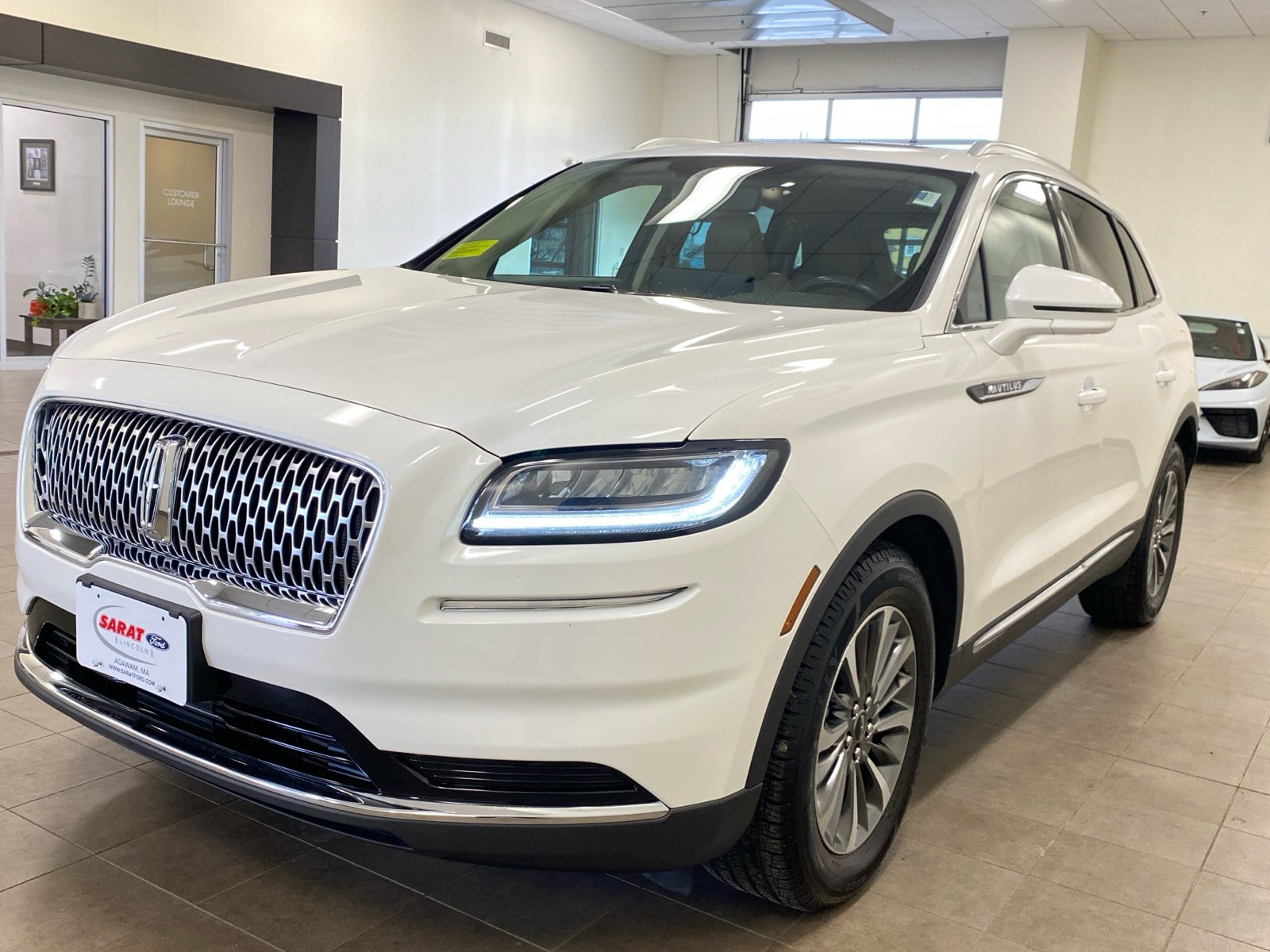 Used 2023 Lincoln Nautilus Reserve w/ Class II Trailer Tow Package AWD/4WD image 4