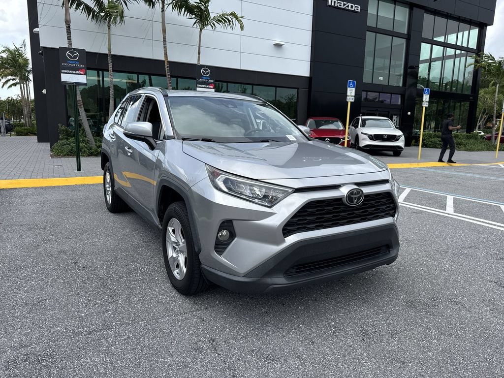 Used 2019 Toyota RAV4 XLE FWD image 7
