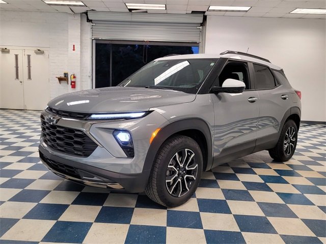 Used 2025 Chevrolet TrailBlazer ACTIV w/ Convenience Package image 3