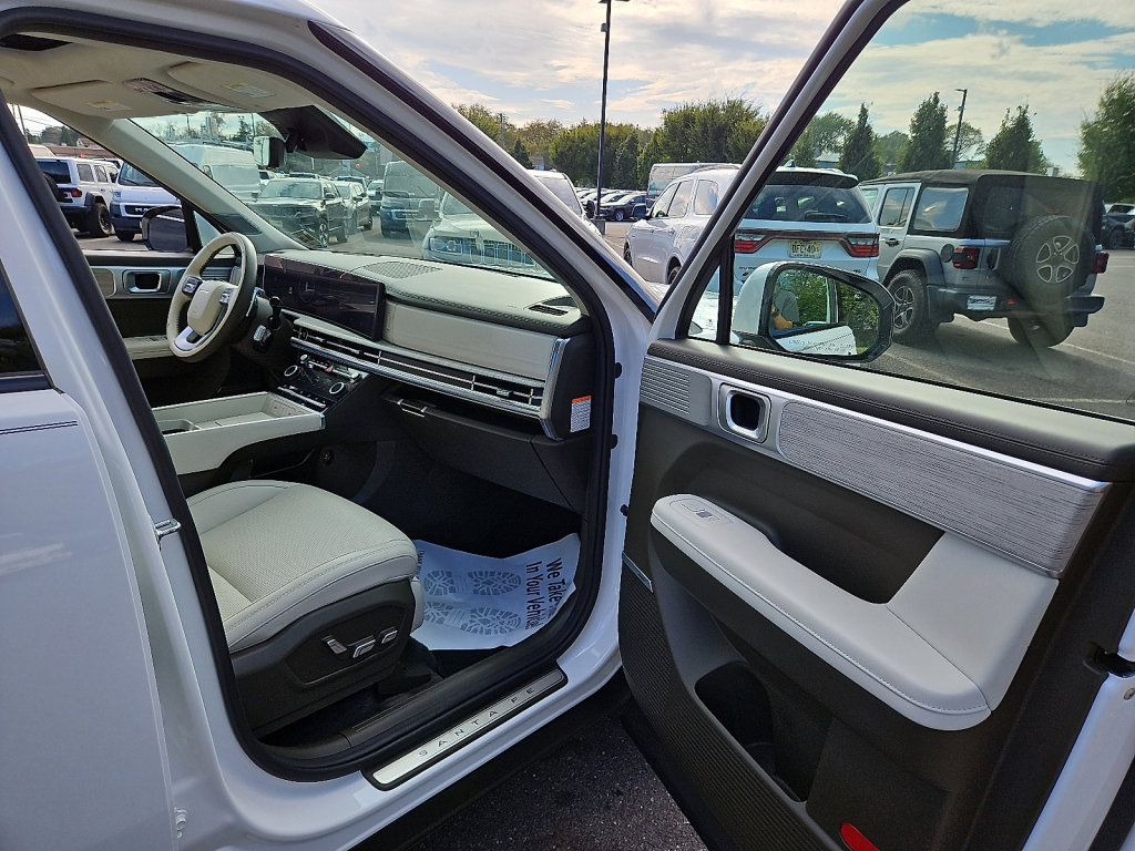 Used 2025 Hyundai Santa Fe Calligraphy image 10