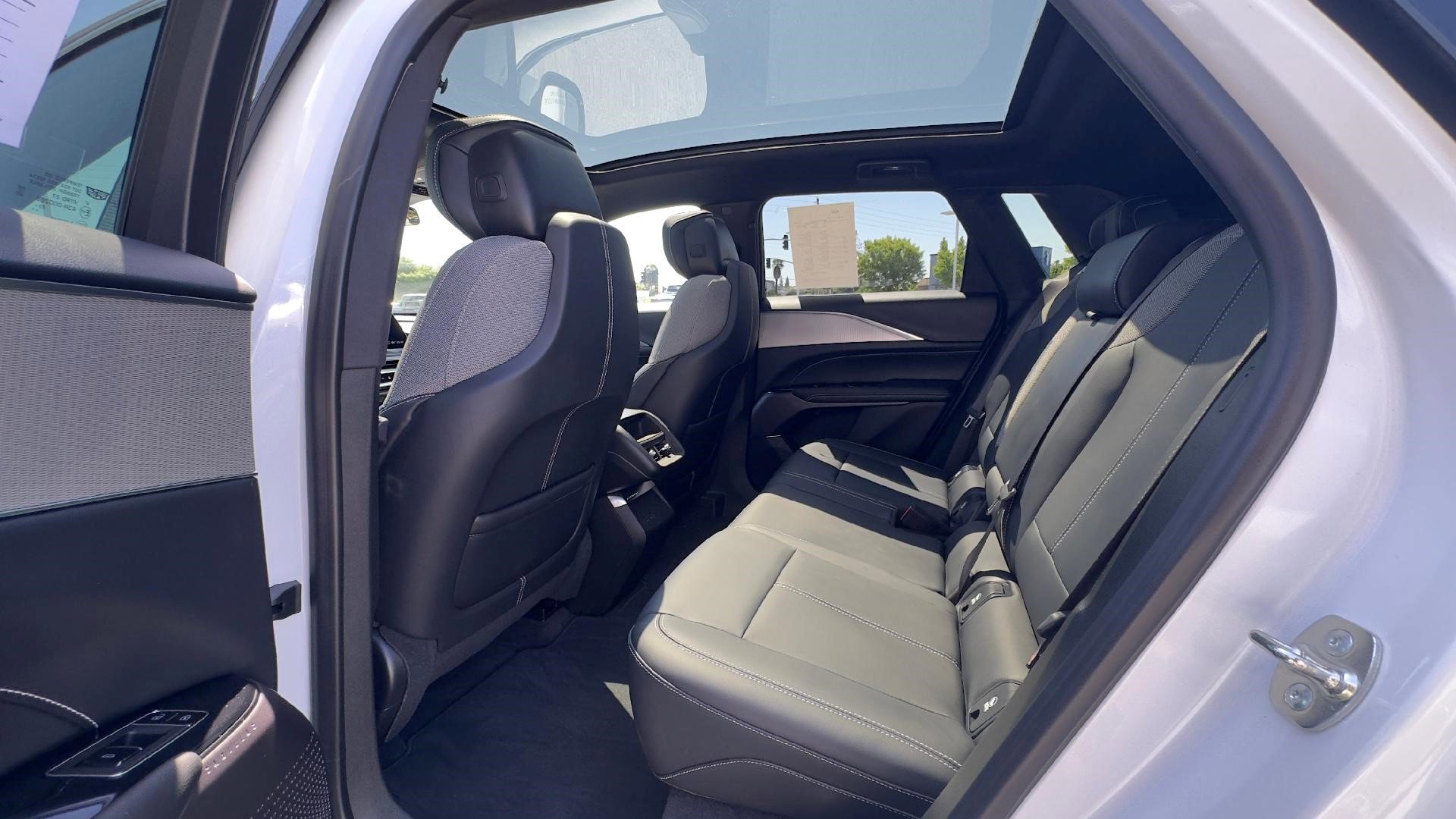 Certified 2024 Cadillac Lyriq Tech w/ Driver Assist Package AWD/4WD image 6