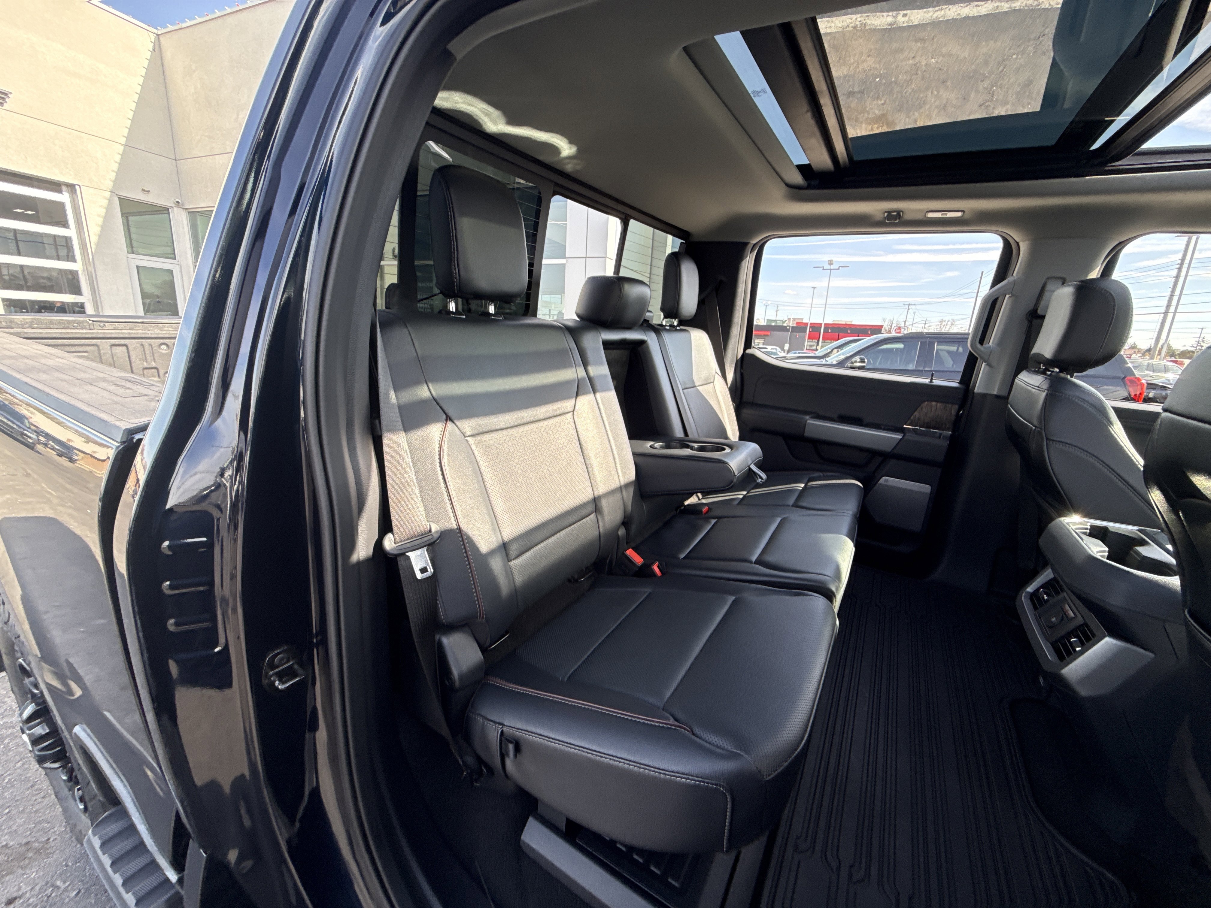 Used 2023 Ford F250 Lariat w/ Lariat Ultimate Package image 29