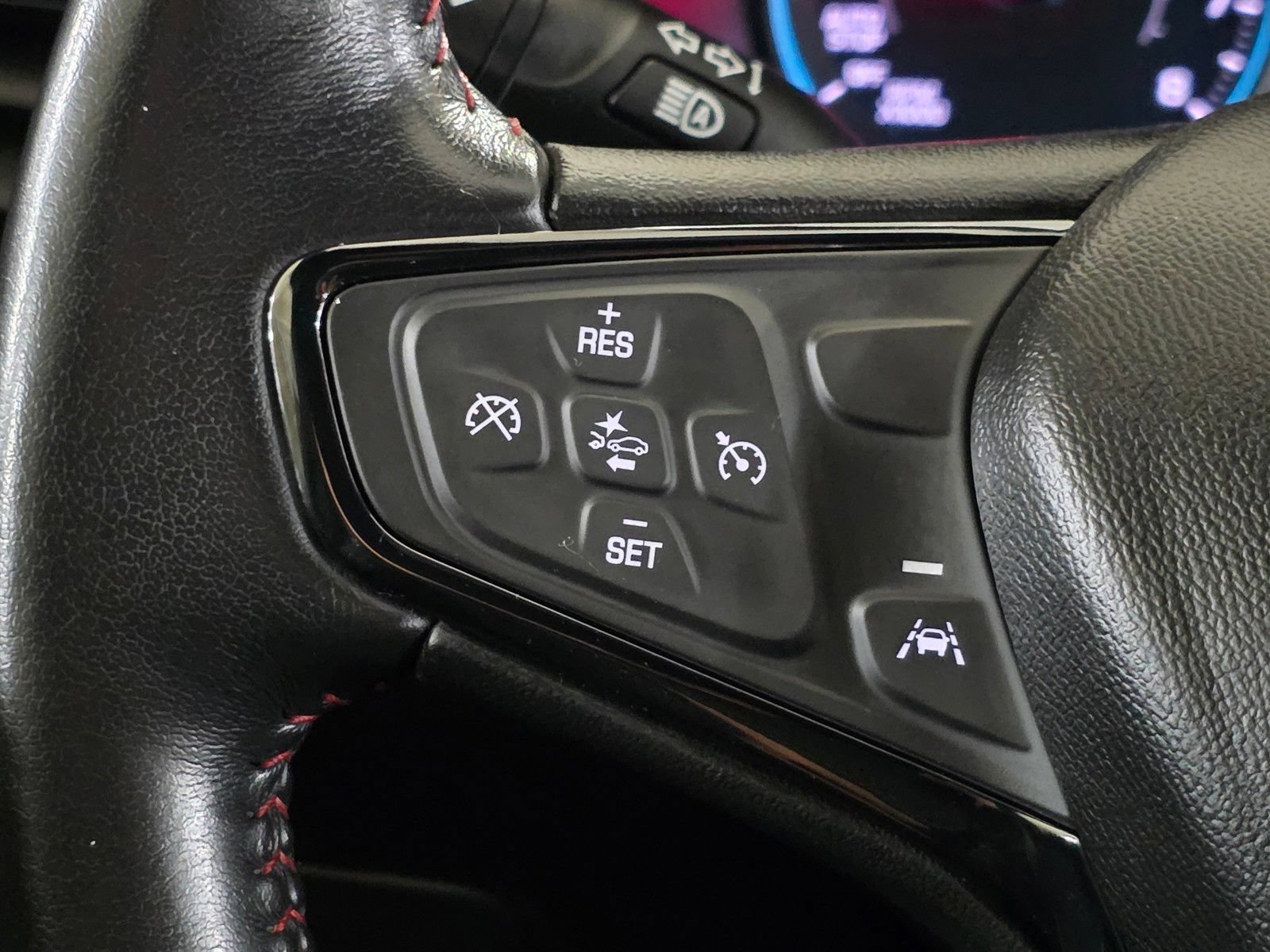 Used 2022 Chevrolet Equinox RS FWD image 32