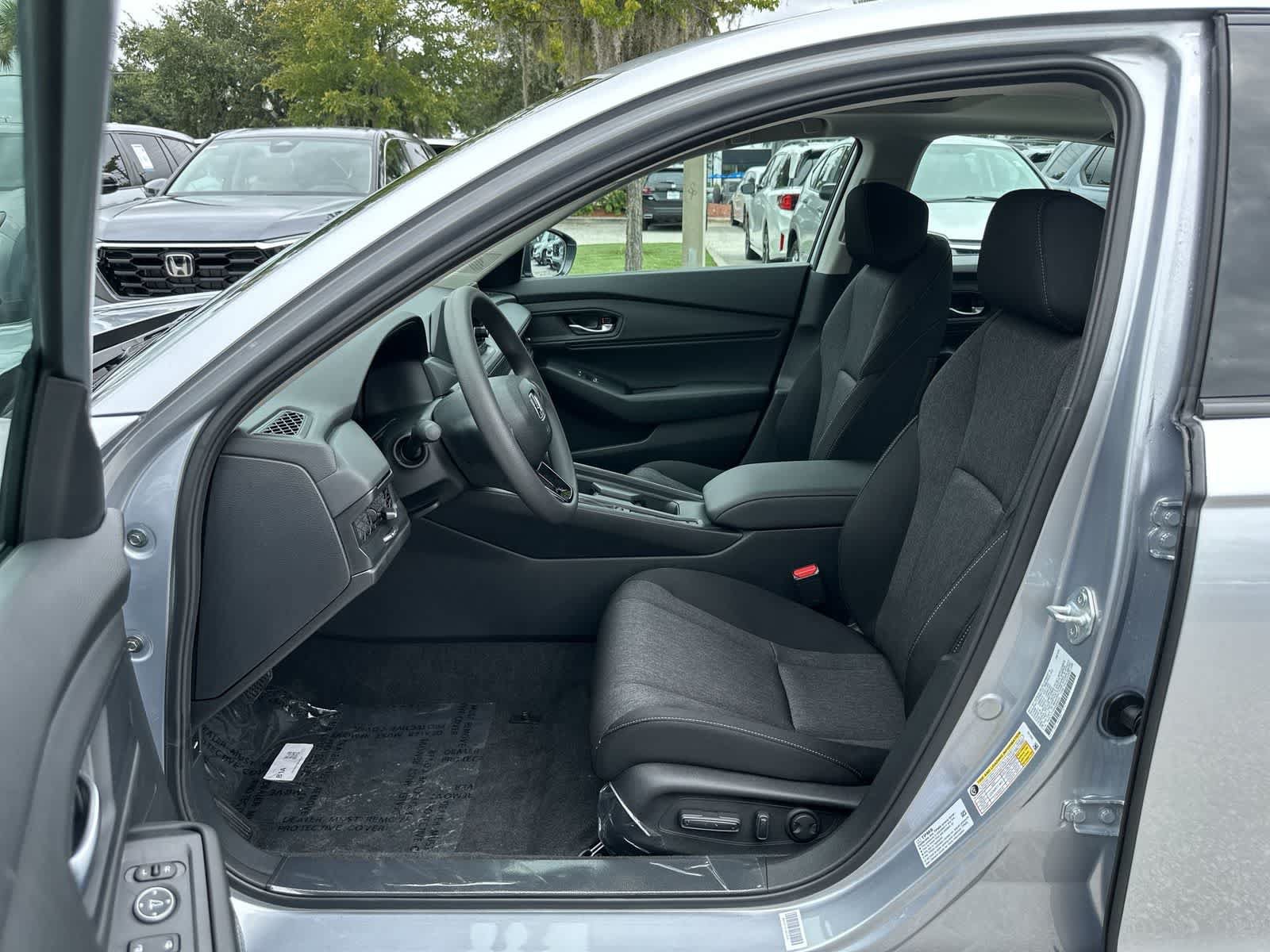 Used 2025 Honda Accord SE image 2
