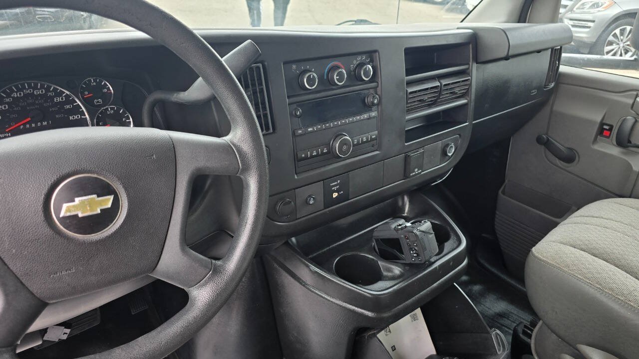 Used 2017 Chevrolet Express 3500 w/ Chrome Appearance Package RWD image 57