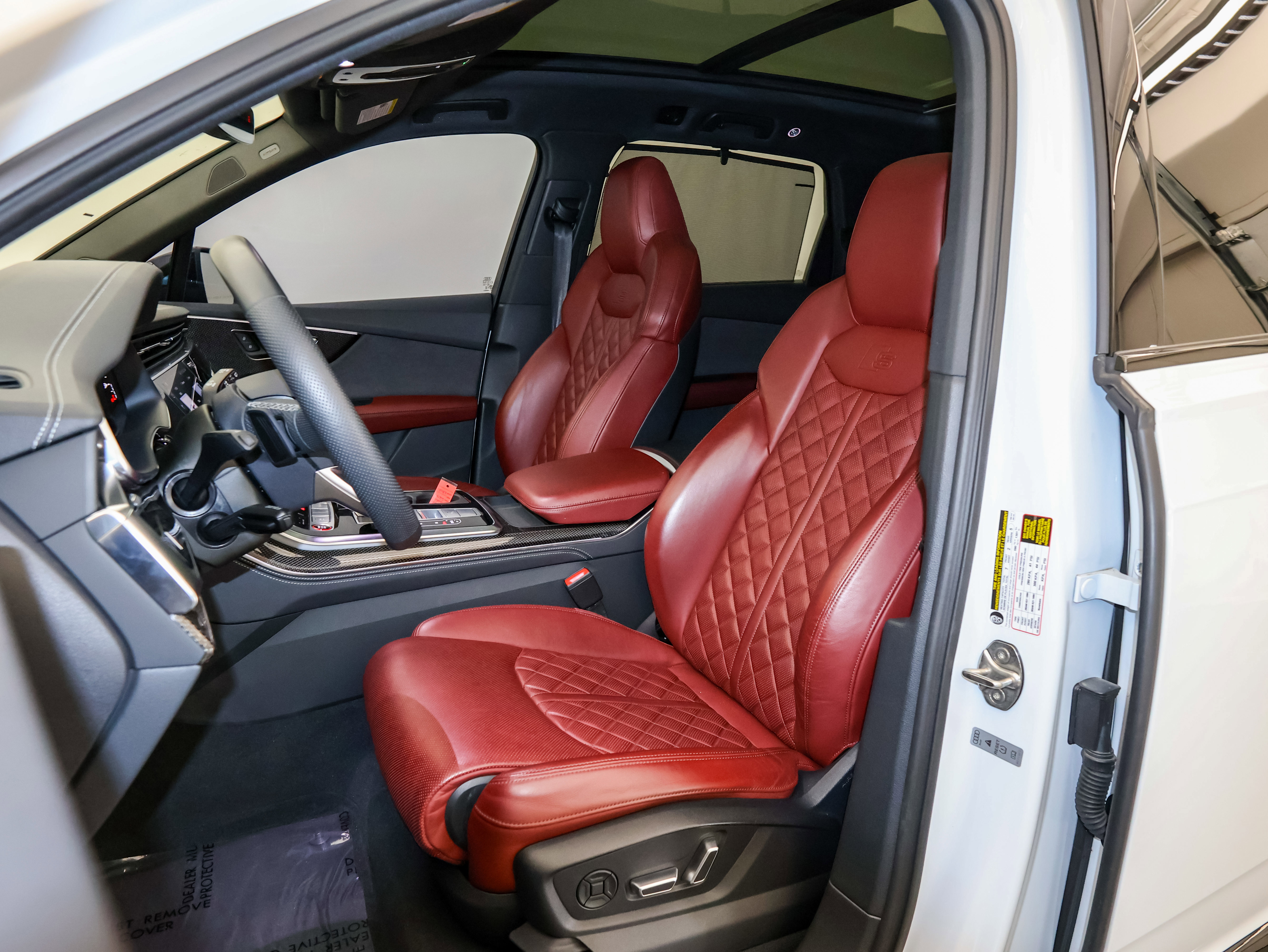 Used 2024 Audi SQ7 Premium Plus w/ Executive Package image 15