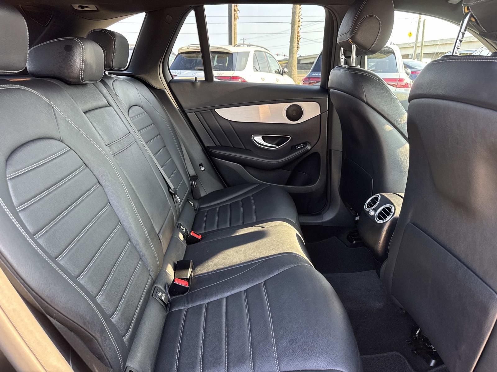 Used 2018 Mercedes-Benz GLC 300 4MATIC image 9