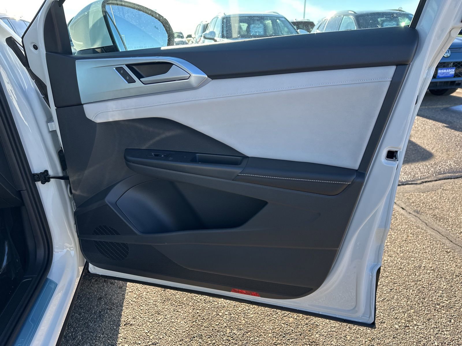 New 2026 Volkswagen Taos SE image 30