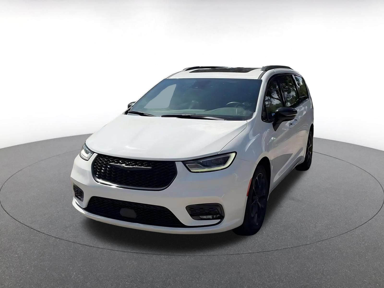 Used 2025 Chrysler Pacifica Limited FWD image 5