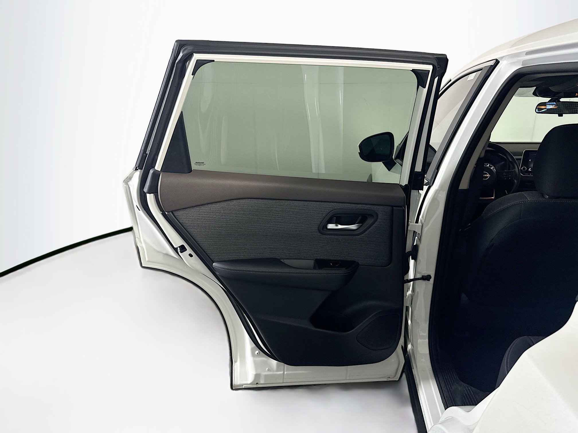 Used 2023 Nissan Rogue SV image 26