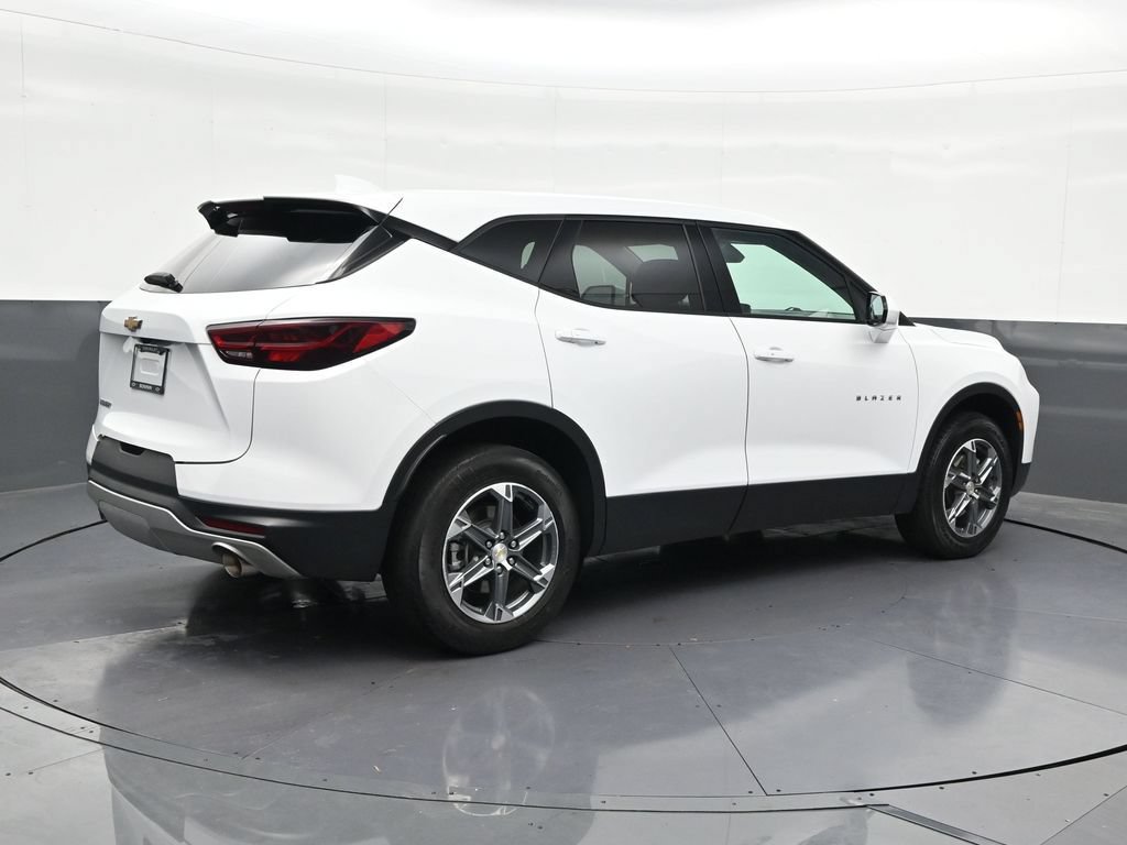 Used 2024 Chevrolet Blazer LT FWD image 5