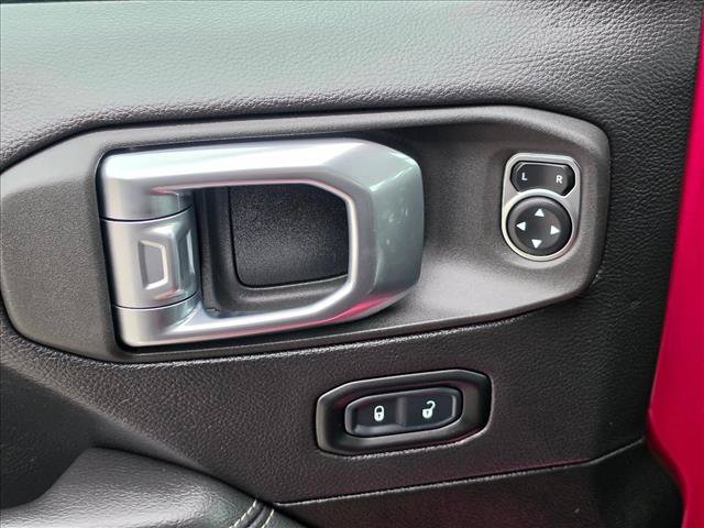 Used 2022 Jeep Wrangler Unlimited Sahara w/ LED Lighting Group AWD/4WD image 23