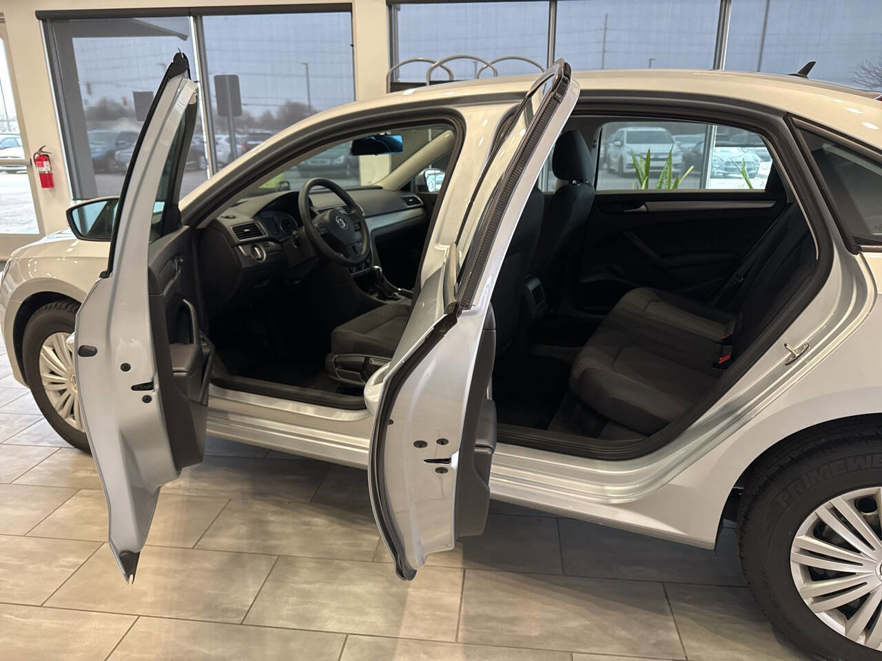 Used 2015 Volkswagen Passat 1.8T S FWD image 11