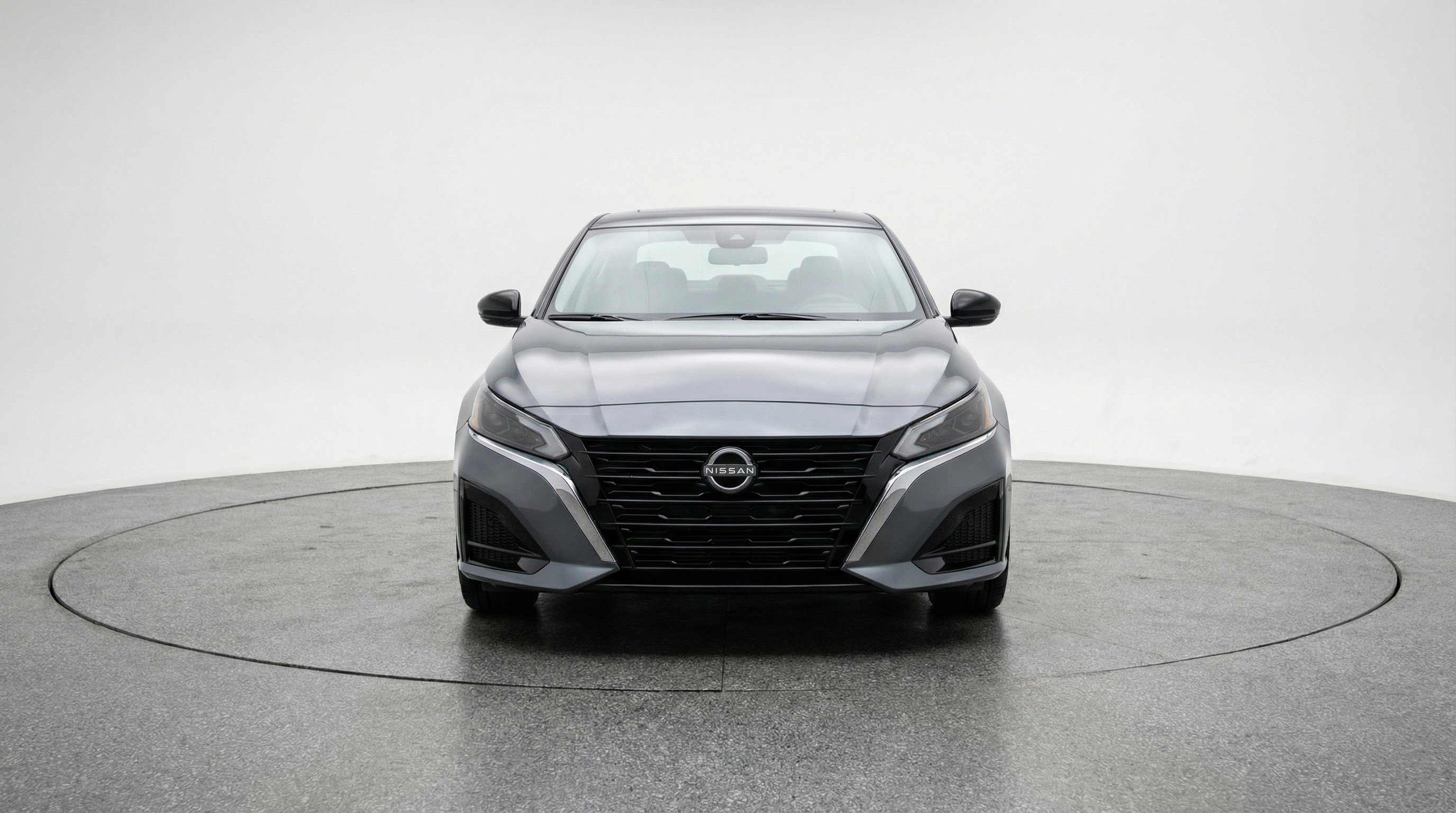 Used 2025 Nissan Altima 2.5 SV FWD image 2
