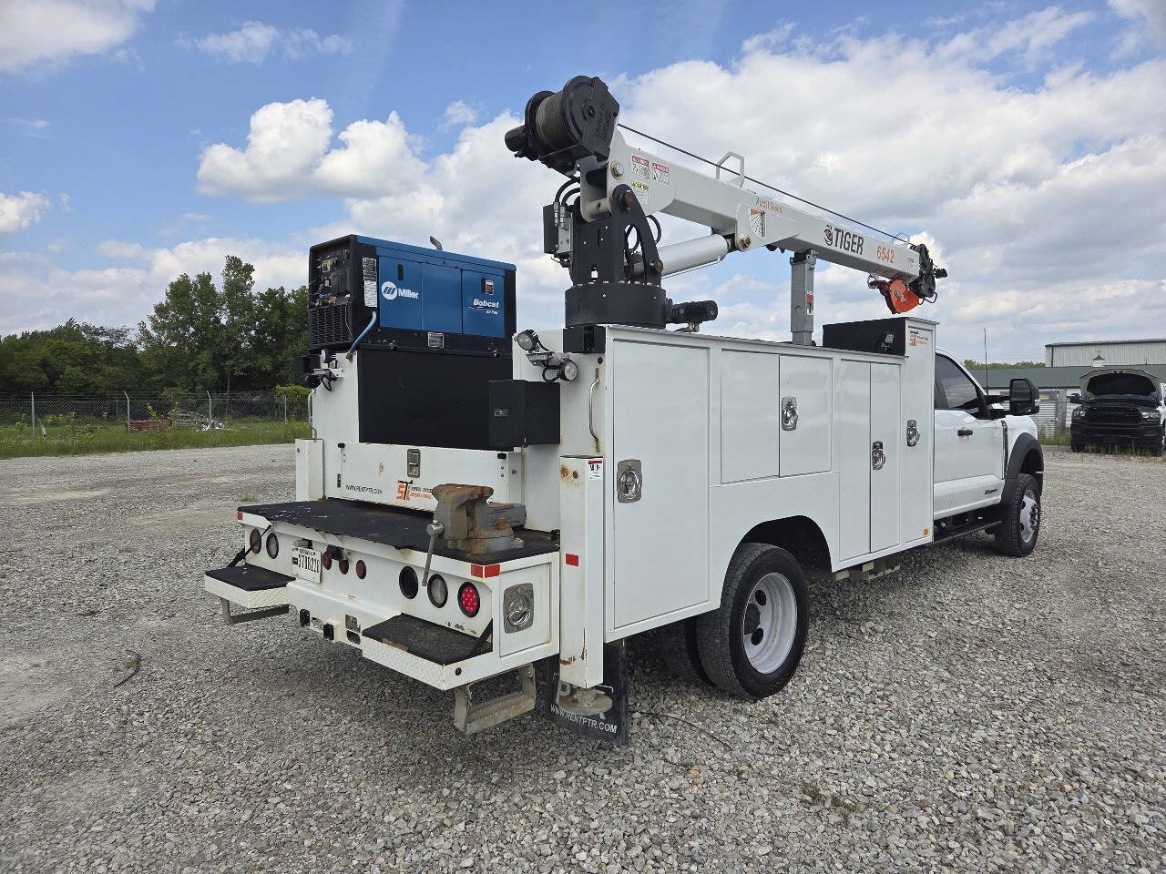 Used 2024 Ford F550 4x4 SuperCab Super Duty image 9