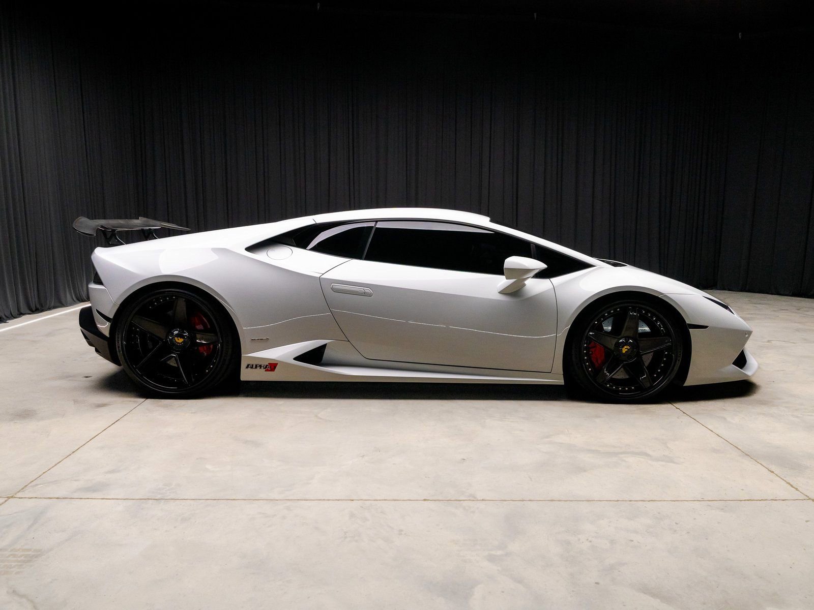 Used 2015 Lamborghini Huracan LP 610-4 image 16