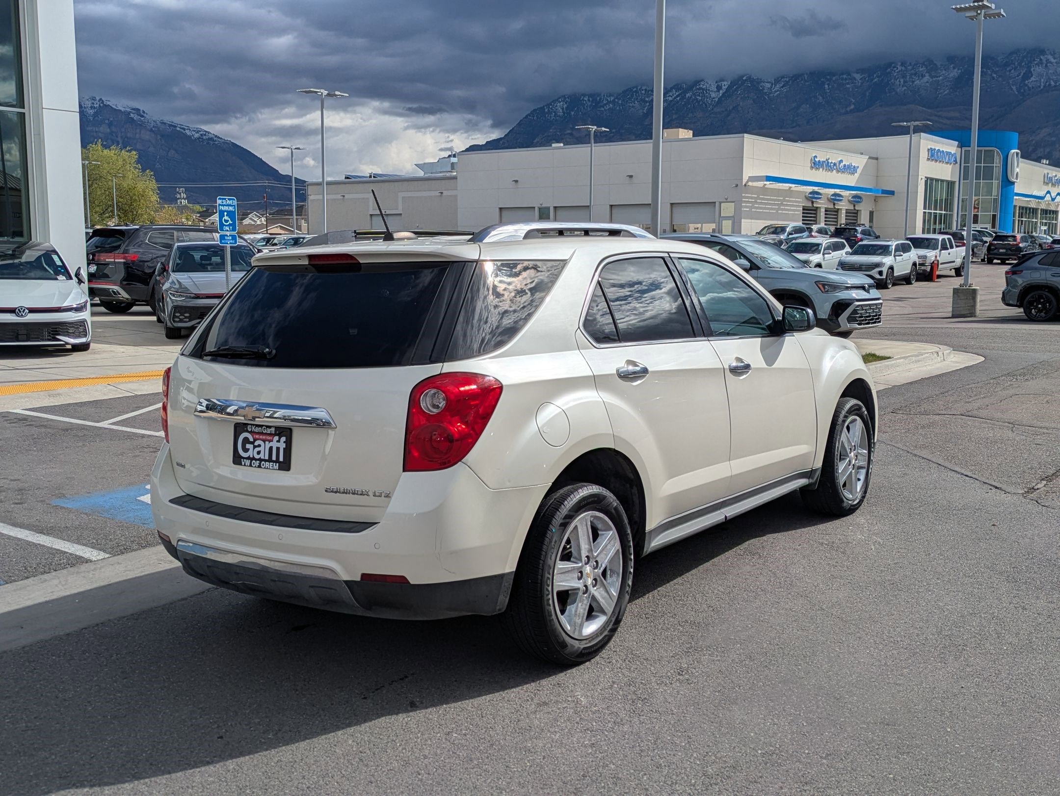Used 2015 Chevrolet Equinox LTZ image 3