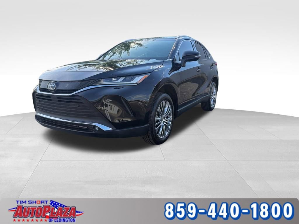 Used 2024 Toyota Venza XLE AWD/4WD image 1