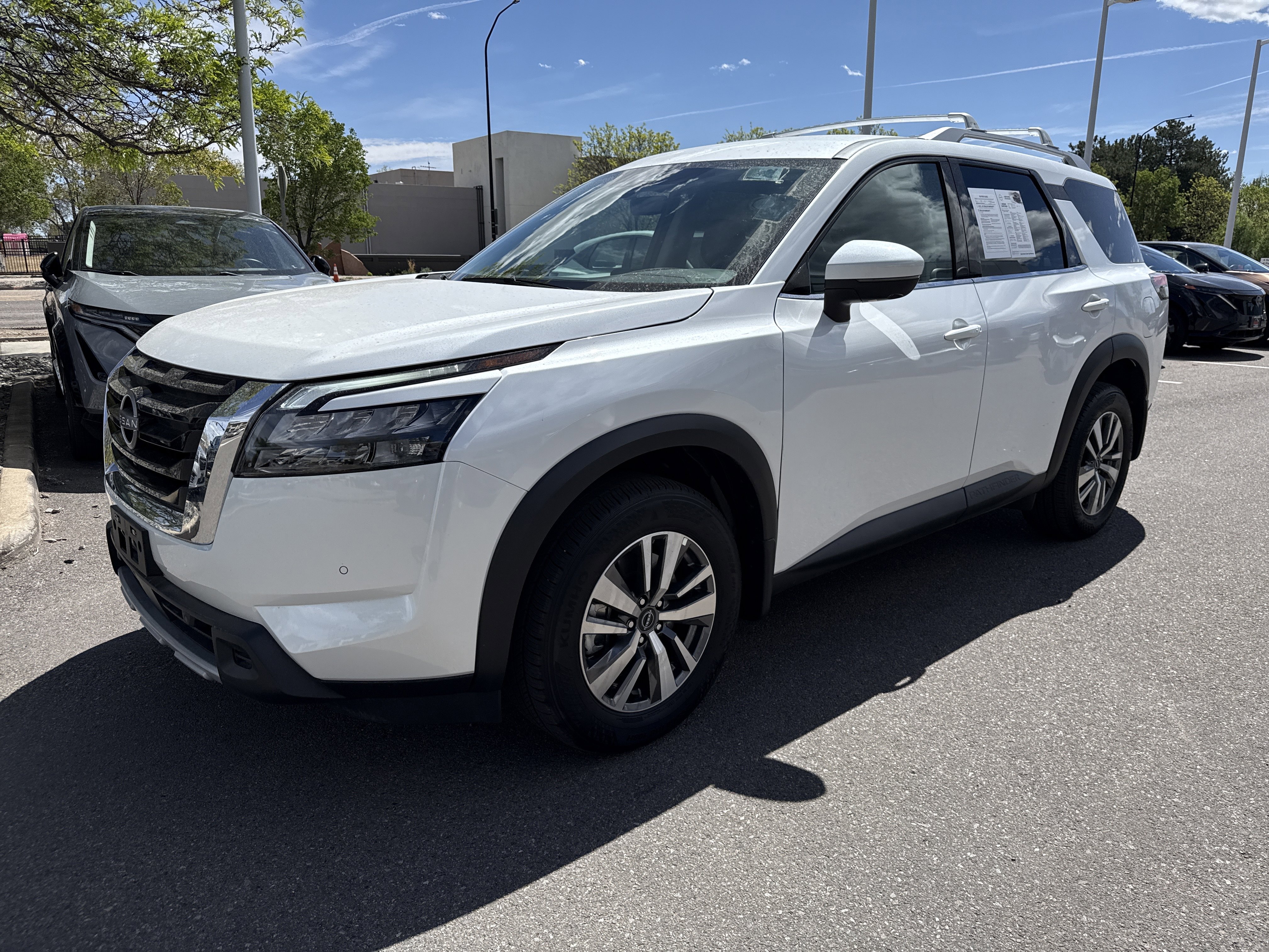 Certified 2025 Nissan Pathfinder SL AWD/4WD image 5
