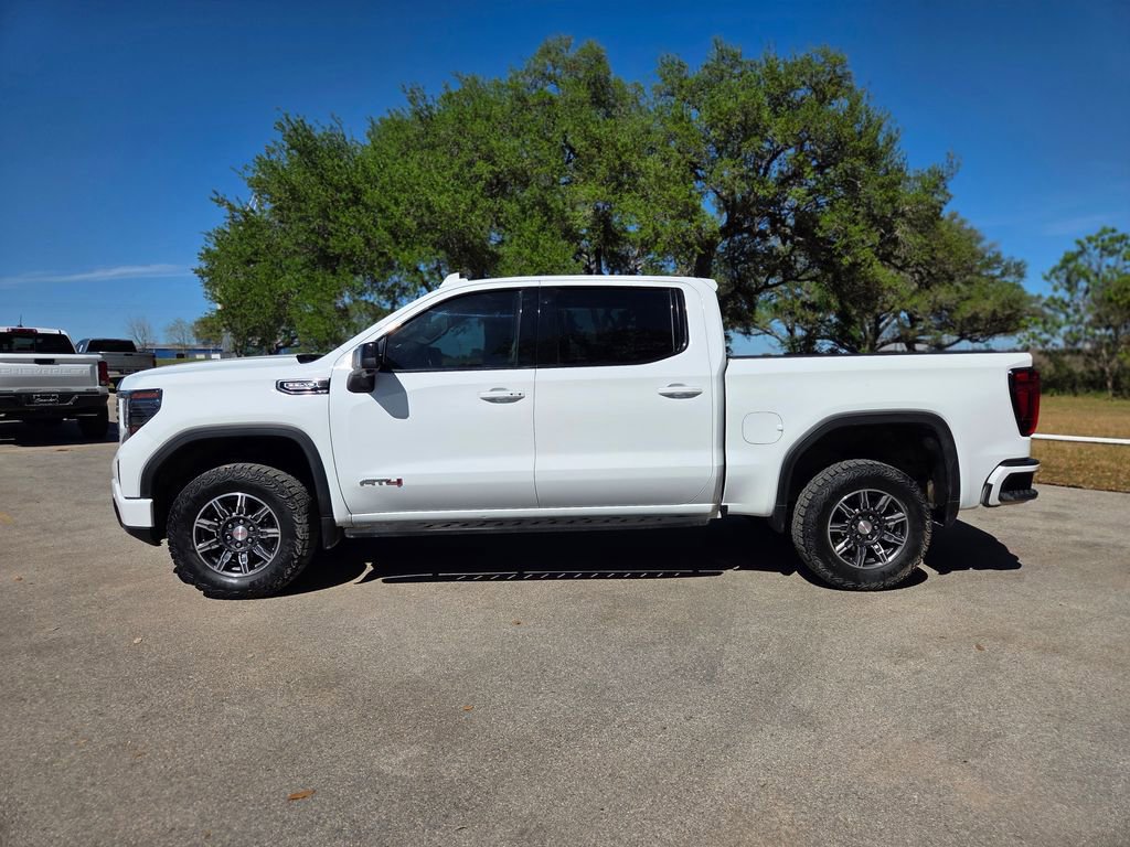 Used 2024 GMC Sierra 1500 AT4 w/ AT4 Premium Package AWD/4WD image 8