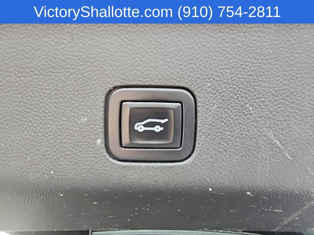 Used 2022 Chevrolet Suburban LT w/ LT Signature Plus Package AWD/4WD image 35