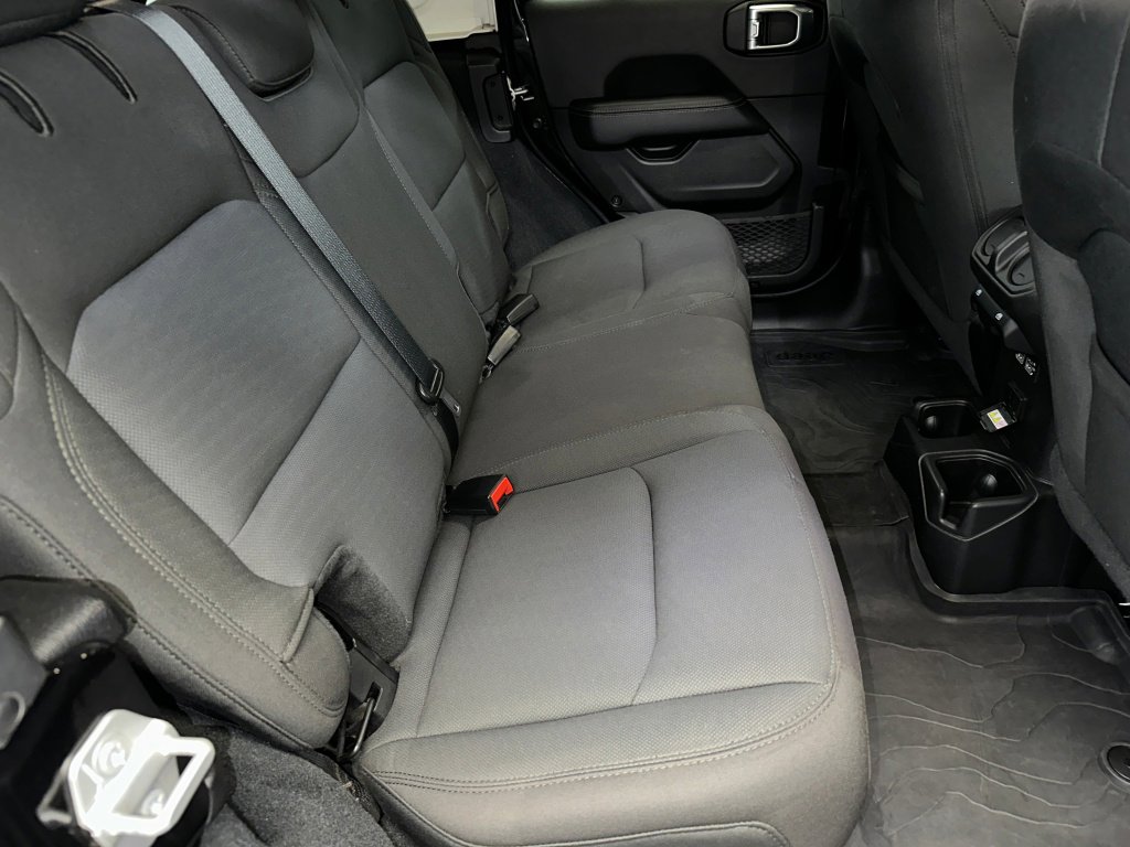 Used 2022 Jeep Wrangler Unlimited Sahara image 26