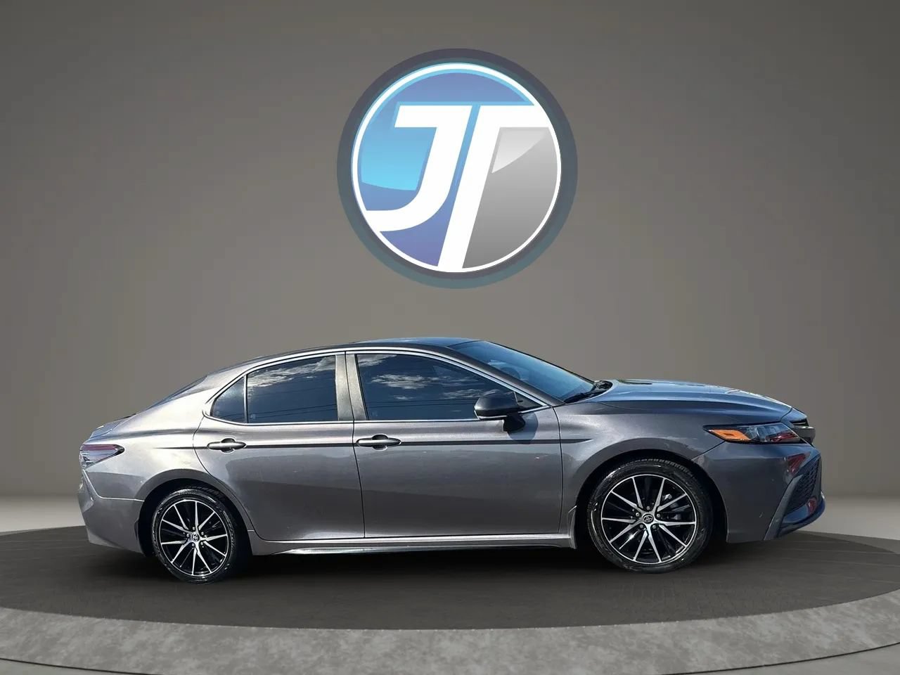 Used 2023 Toyota Camry SE FWD image 8