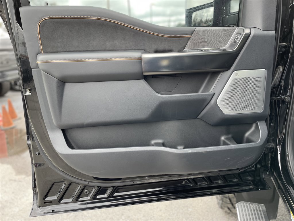 Used 2023 Ford F450 Platinum w/ FX4 Off-Road Package image 46