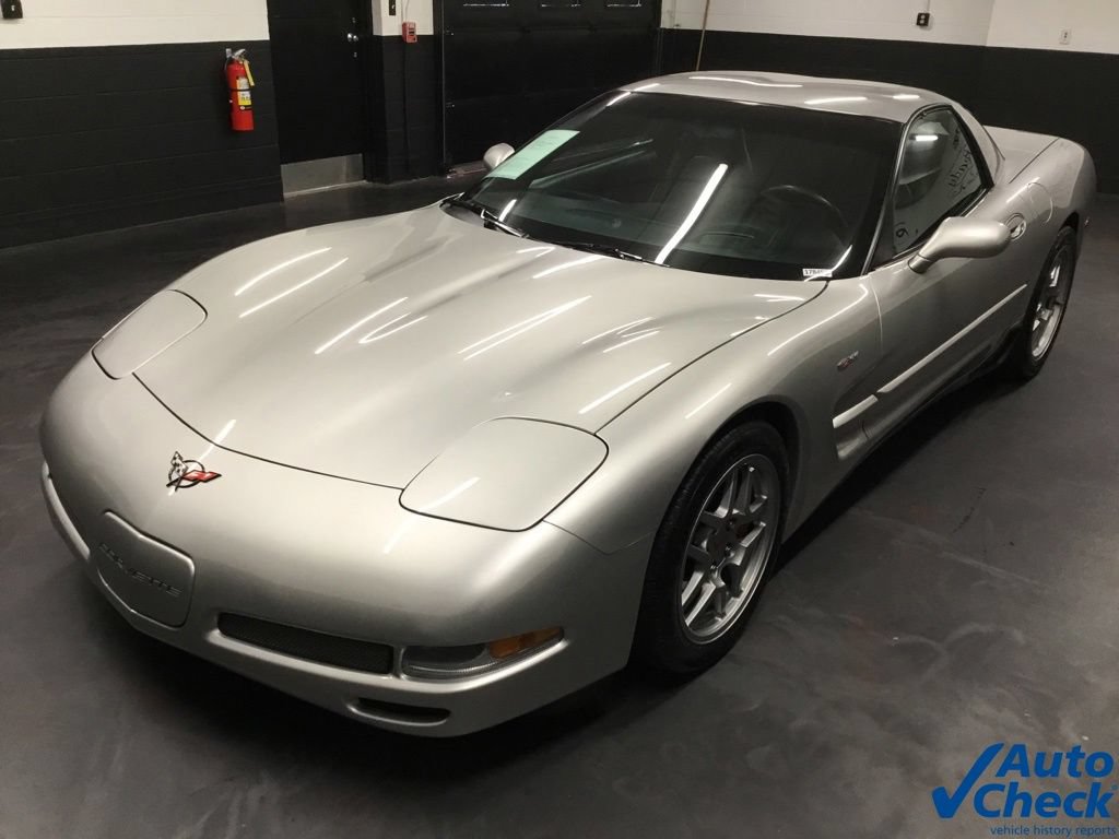 Used 2004 Chevrolet Corvette Z06 w/ Memory Package RWD image 6
