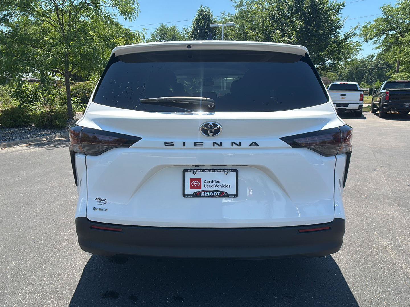 Used 2026 Toyota Sienna LE FWD image 11