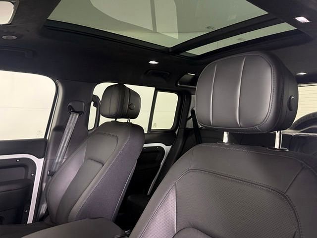 New 2025 Land Rover Defender 110 V8 image 32