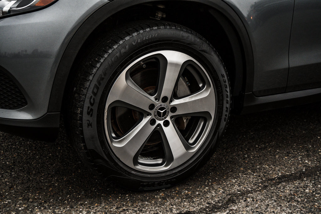 Used 2019 Mercedes-Benz GLC 300 4MATIC image 19