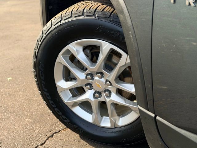 Used 2020 Chevrolet Traverse LT image 30