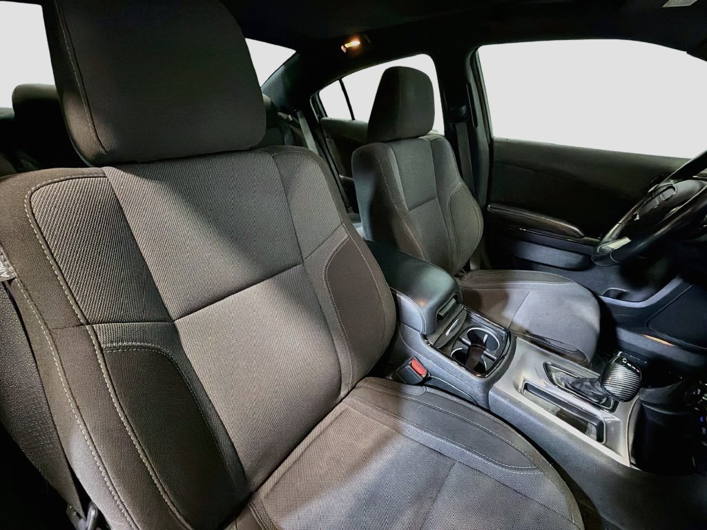 Used 2020 Dodge Charger SXT w/ Blacktop Package RWD image 28