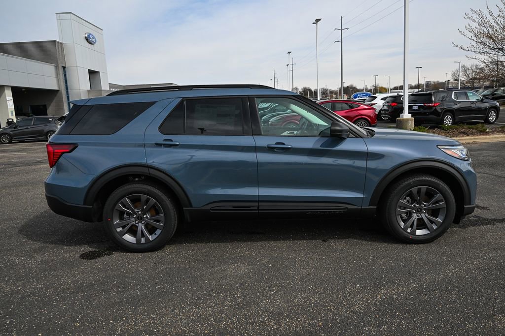New 2026 Ford Explorer Active w/ Active Comfort Package image 3