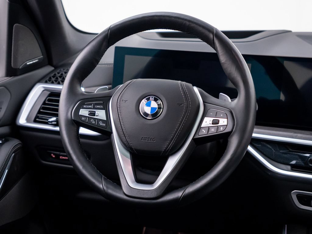 Used 2024 BMW X5 xDrive40i w/ Premium Package AWD/4WD image 11